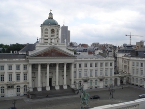 Van op het  terras van het museum restaurant