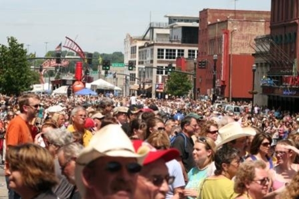 KICK-OFF PARADE