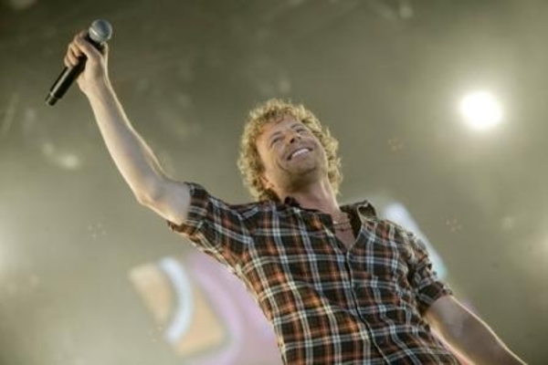 DIERKS BENTLEY