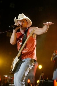 KENNY CHESNEY