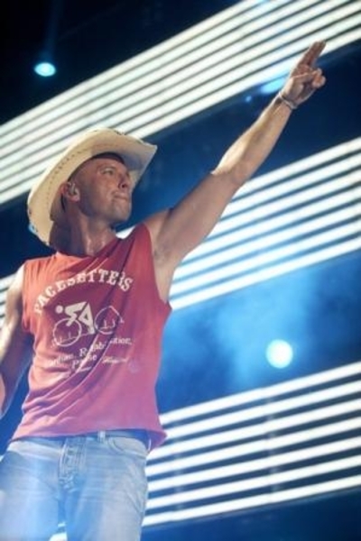 KENNY CHESNEY