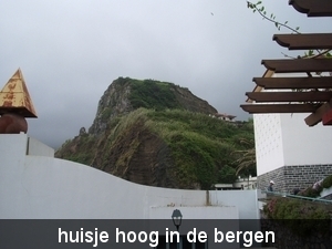 huisje hoog in de bergen