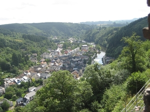 14jul2009: Vianden vanop kasteel