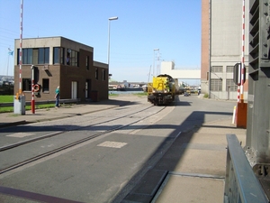 Aankomst aan de brug v/h Dokske te Merksem