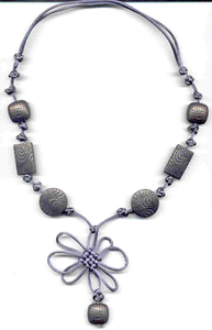 ketting in blauw zijdetouw