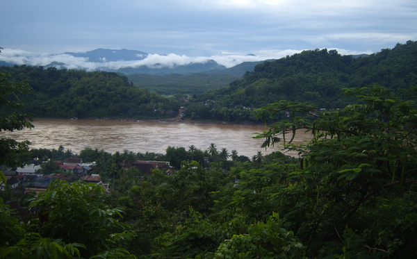 Vanop Chomsy Hill