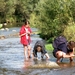 Achter de camping fossielen zoeken