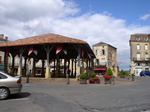 Place du Halle, Belvs