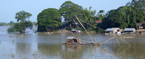 Vissers langs weg van Kratie naar Phnom Penh