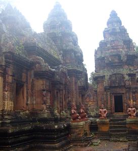 BANTEAY SREI