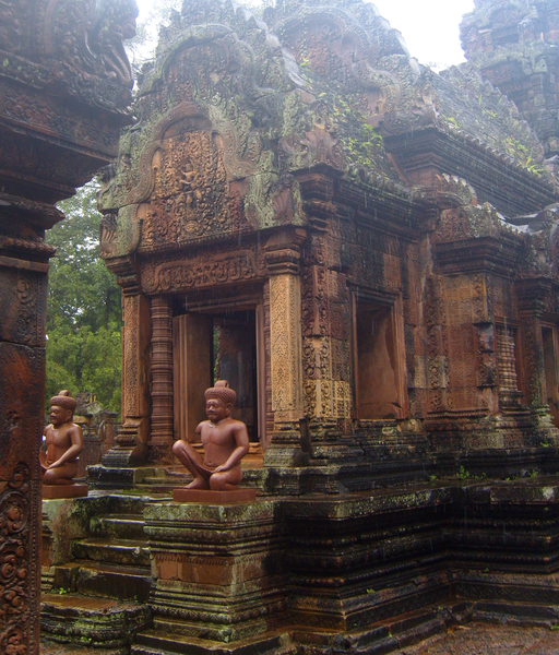 BANTEAY SREI