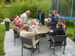 Een hapje en een drankje na de uiteenzetting