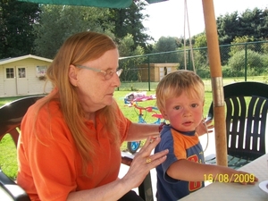 op bezoek bij onze kleinkinderen 15 Augustus 2009 022