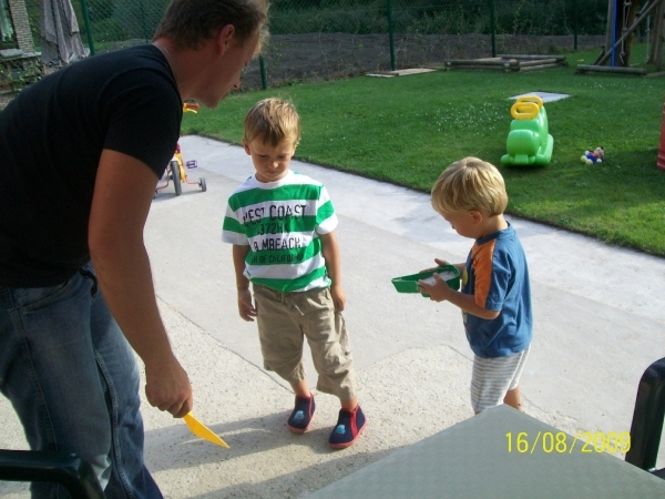 op bezoek bij onze kleinkinderen 15 Augustus 2009 060