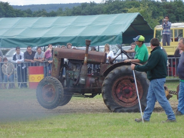 Matagne-la-Petite tractot pulling