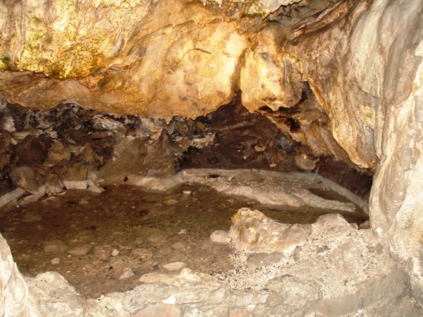 Fromelennes grottes du Nichet