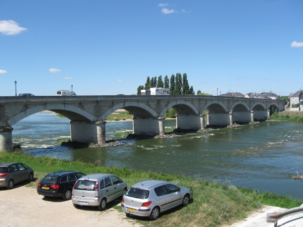 Brug over de Loire.