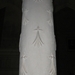 Op de pijlers staan eveneens de hermijnvlokjes of de lelies.
