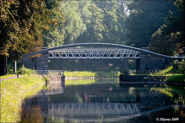 Brug over het oude kanaal