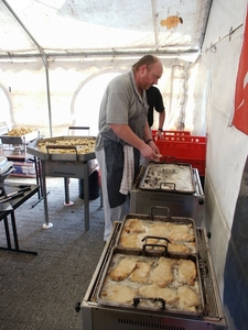 De Meester aan het werk ! Schnitzel in eigen zweet ;-)