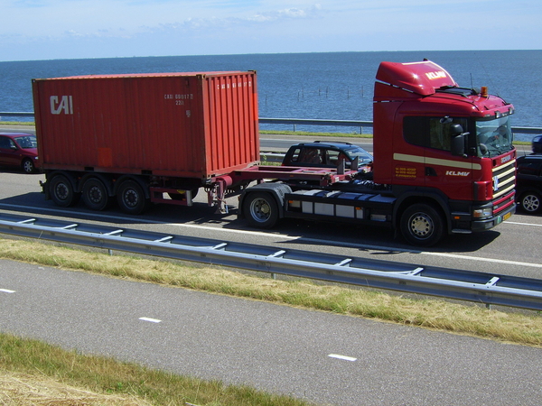 Op afsluitdijk wachten voor brug