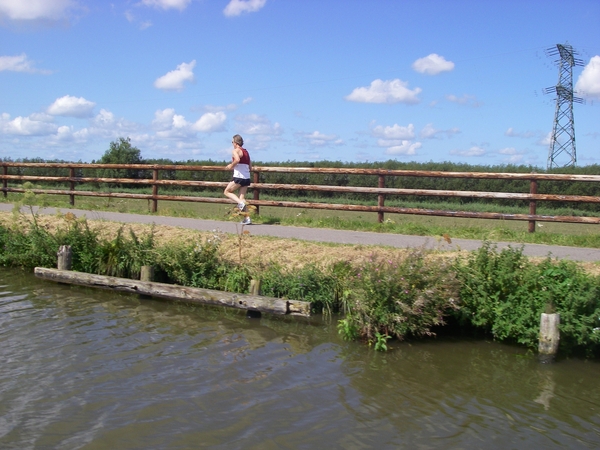 een marathonloper in de hitte