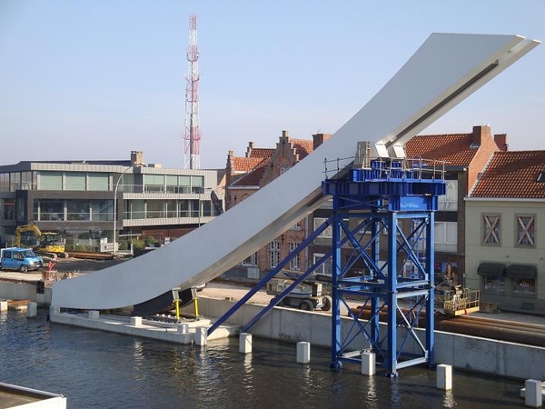 167  Scheepdalebrug in aanbouw