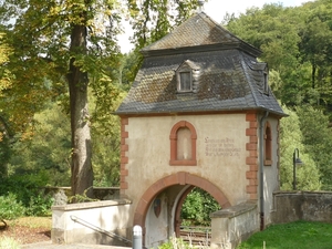 09.08.28.KLOSTER THOMAS ACHTERPOORTJE