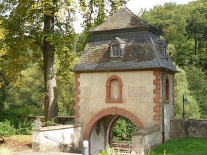 09.08.28.KLOSTER THOMAS ACHTERPOORTJE