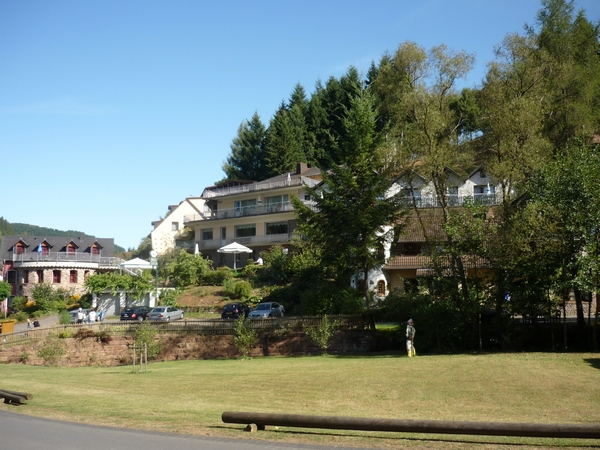 09.08.28.29.30.EIFEL.NOG EEN ZICHT OP HET HOTEL