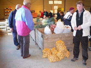 BOEKHOUTE GROENTEN EN FRUIT OP DE CONTROLE