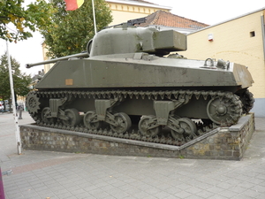 09.09.09.LEOPOLDSBURG. TANK AAN STATION