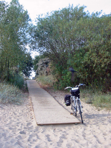 mijn nieuwe fiets aan het strand van Breskens