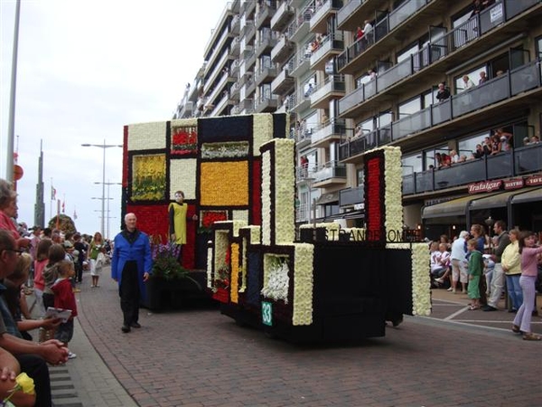 Praalwagen: Mondriaan...