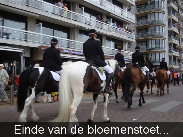 Einde...van deze prachtige bloemenstoet!!