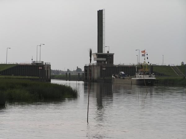 2006-07-03  BURCHT D 010