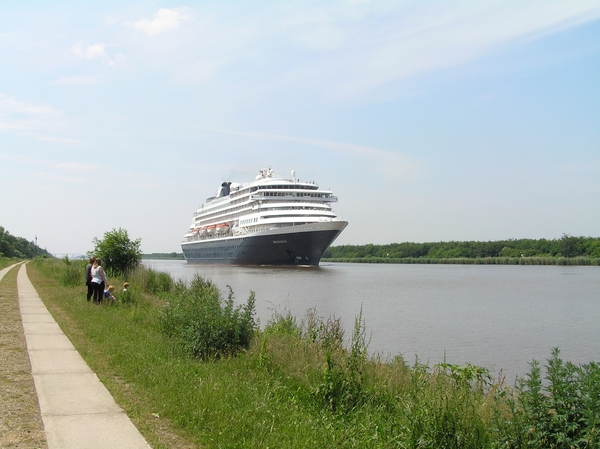 2006-07-03  BURCHT D 035