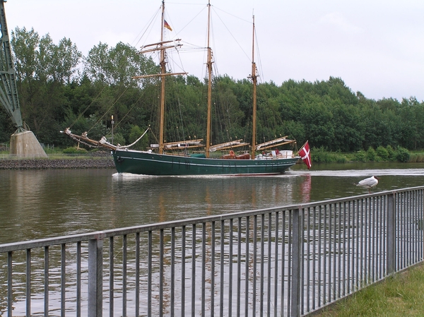 2006-07-03  BURCHT D 072