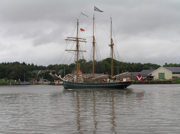 2006-07-03  BURCHT D 074