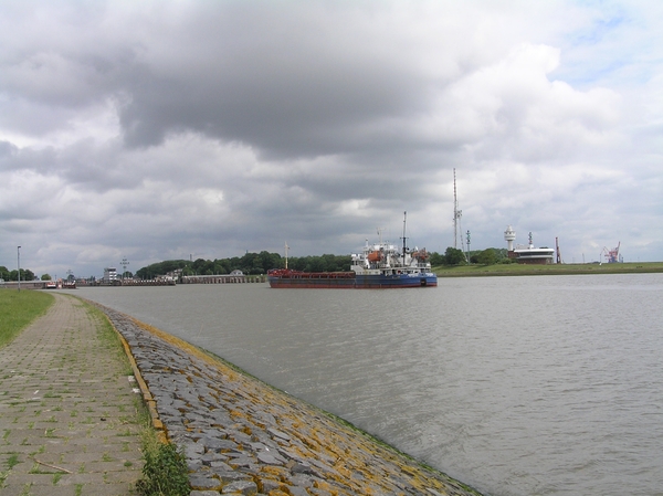 2006-07-03  BURCHT D 089