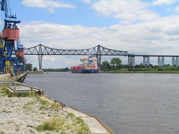 2006-07-03  BURCHT D 121