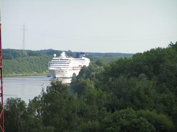 2006-07-03  BURCHT D 146