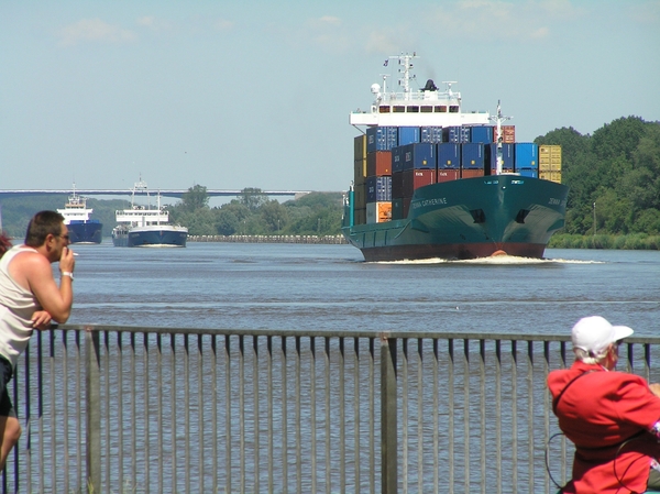 2006-07-03  BURCHT D 213