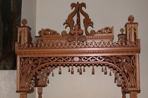 Panormo : kerkje, houtsnijwerk