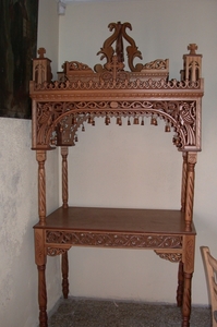 Panormo : kerkje, houtsnijwerk