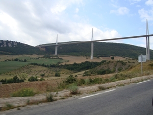 De brug van Millau 270 m boven de Tarn