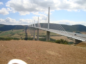 Brug koste 400 miljoen euro,gefinancierd door Eiffage