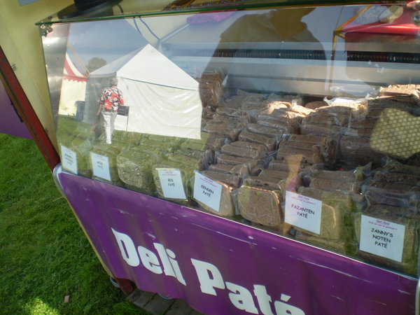 Er zat nog net geen hondenpat tussen.....