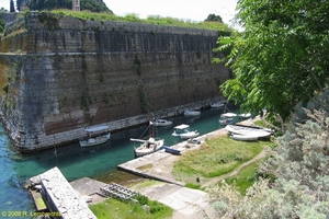 Verdedigingsgracht naast Oude Vesting