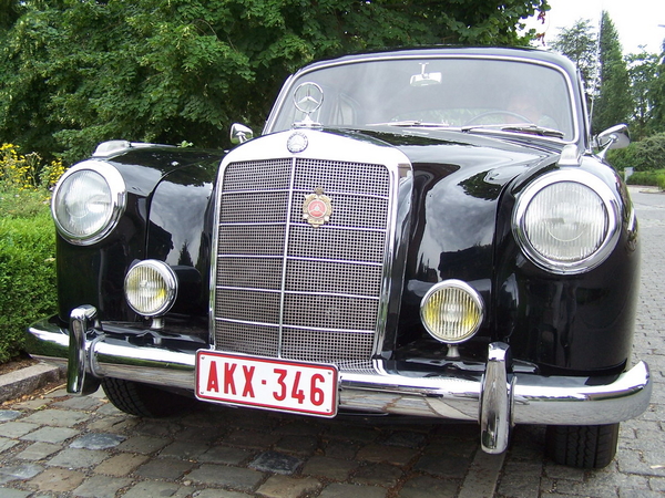 HERENT Oldtimers  bruidswagens  trouwautos